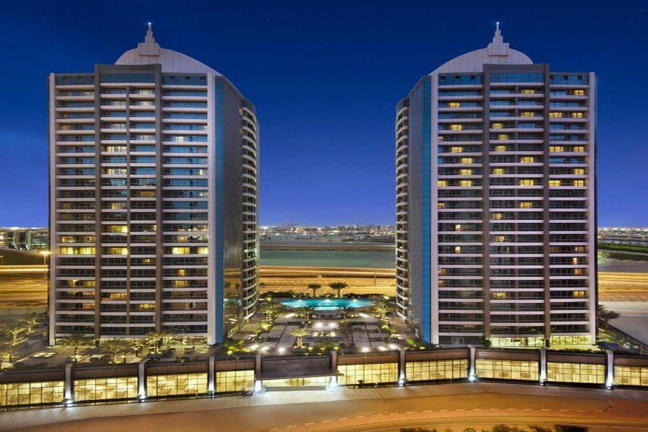 Atana Hotel Dubai Esterno foto The twin towers of the hotel