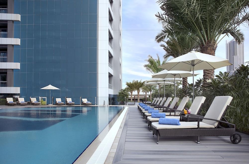 Atana Hotel Dubai Esterno foto pool deck