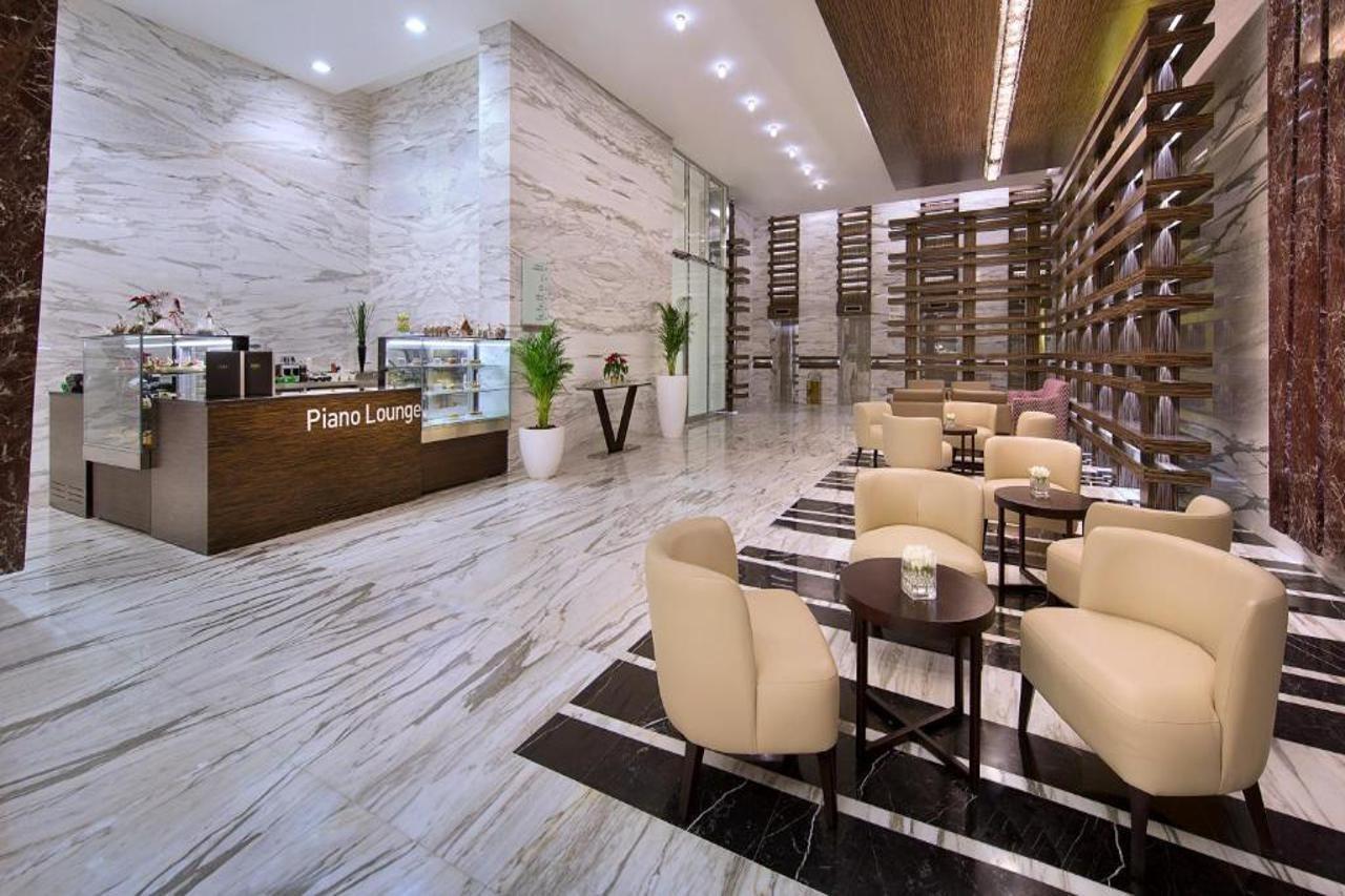 Atana Hotel Dubai Esterno foto Piano lounge