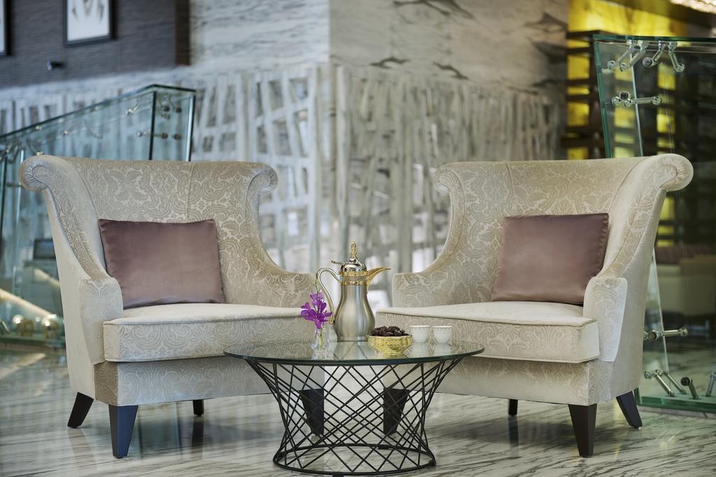 Atana Hotel Dubai Esterno foto "The hotel is located in the heart of the city."